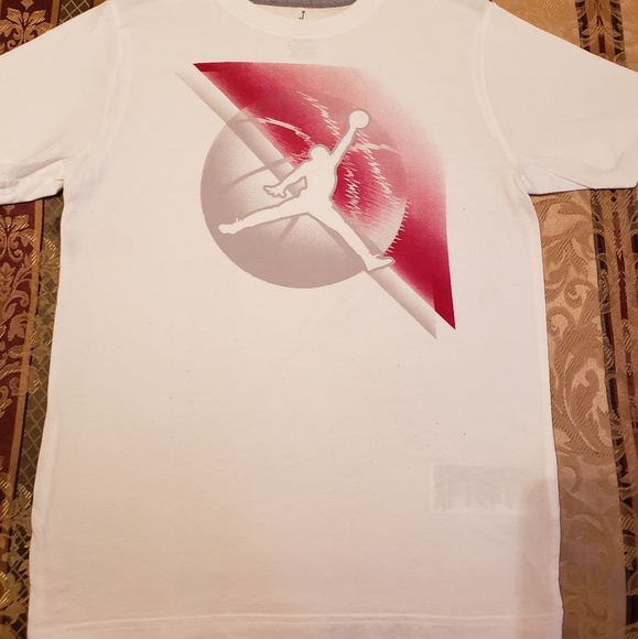 Boys Jordan shirts - Picture 3 of 5